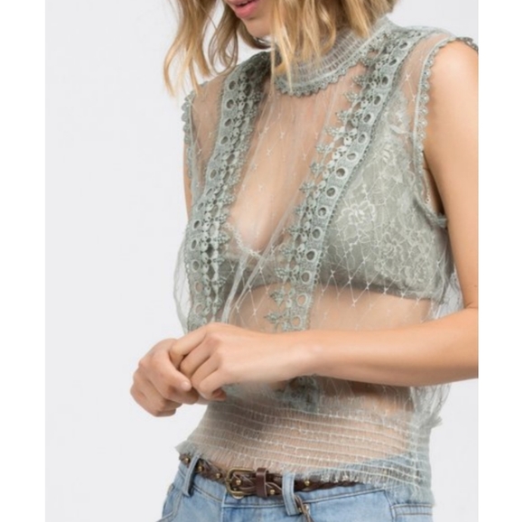 FINAL SALE 🆕🌿COACHELLA LACE TOP🌿 - Picture 2 of 3